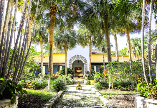 Glamour on the Go: South Florida’s Must-Visit Destinations with LUMIYE