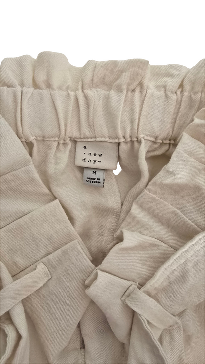 A New Day Women’s White High Waist Shorts – Size M